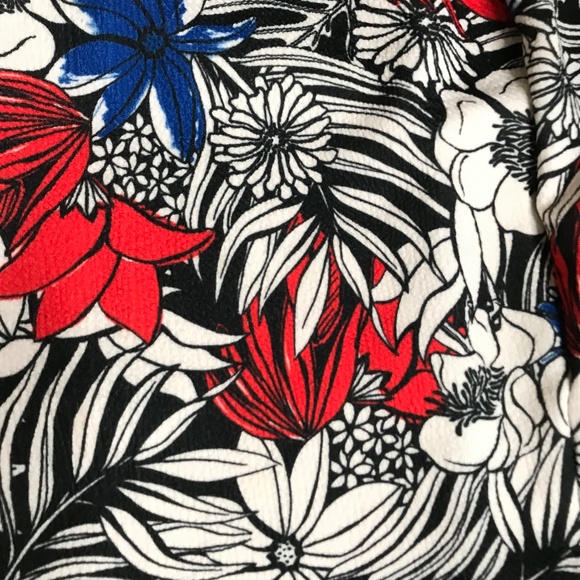 Women’s Tropical Floral Pencil Skirt • Red Blue Black White Print - Picture 9 of 15